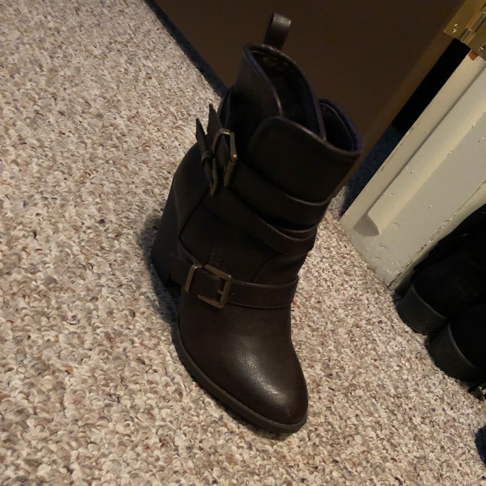 8 dark brown bootie - Picture 2 of 2